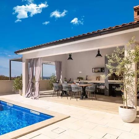 Holiday home Rotonda Lindar