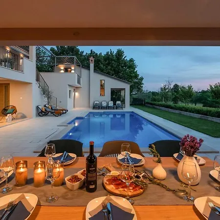 Holiday home Rotonda Lindar