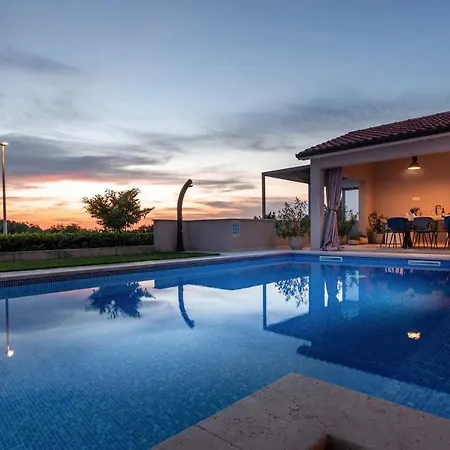 Rotonda Holiday home Lindar